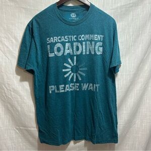 Hybrid Trends graphic t-shirt Med.